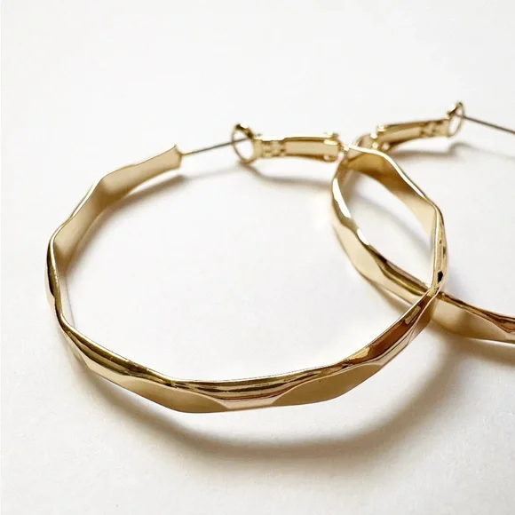 Vada Hoops - Elegant Gold Hammered Hoop Earrings - Picture 3 of 8